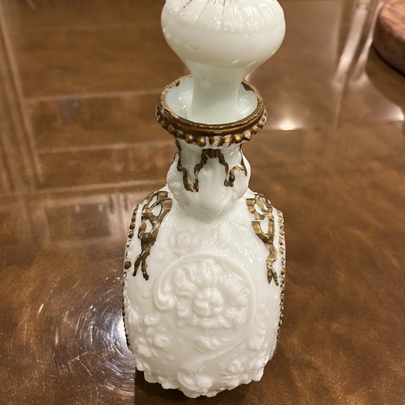 Antique 1890 to 1905 era Victorian milk glass, embossed painted decanter - Picture 2 of 13